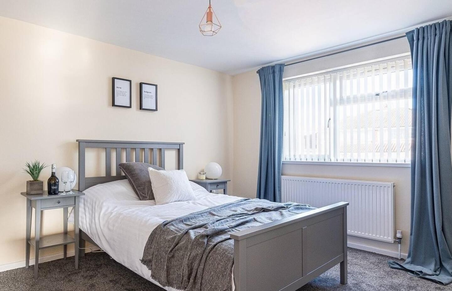 Dudley-Hospital-3Bed-Parking-Long Stay-Contractor 브라이얼리 힐 외부 사진